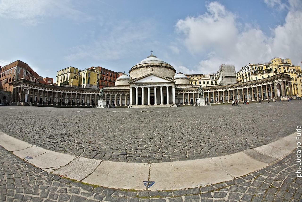 A Casa Del Principe Lt Acomodação com café da manhã Nápoles Exterior foto